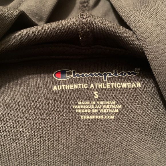 Bundle of TWO Champion Long Sleeve Pullovers Kids Small - Picture 8 of 10